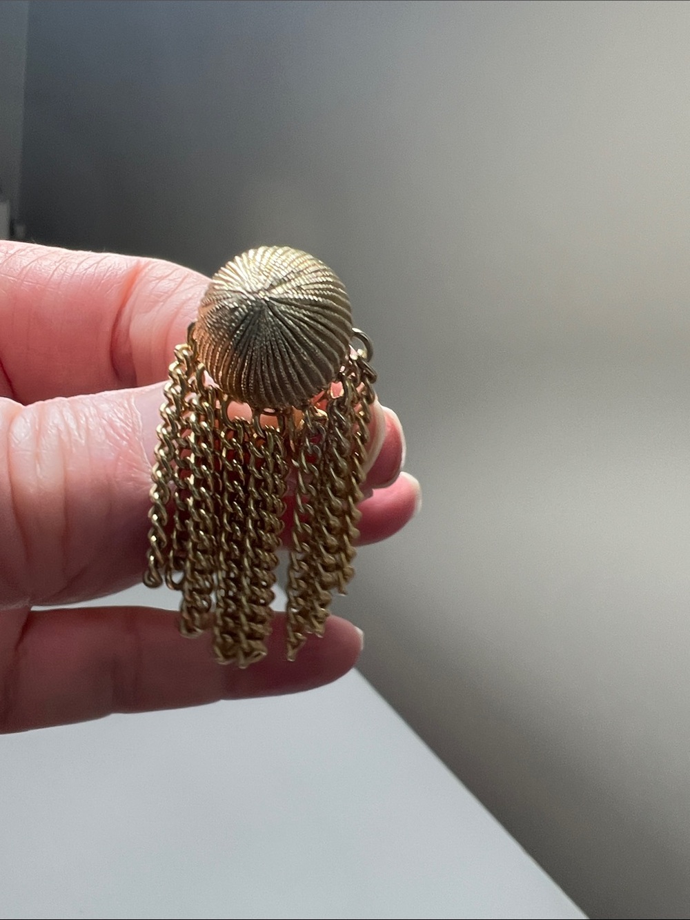 Golden Chain Tassel Dome Clip-On Earrings - Vintage - Picture 8 of 13